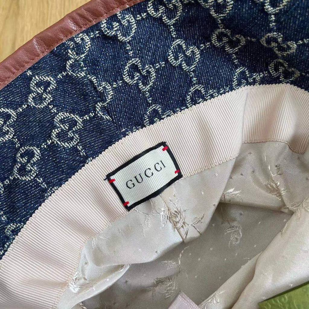 Caps