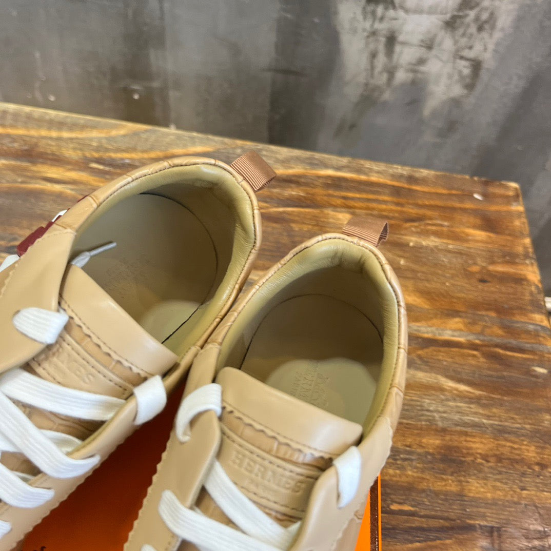 HERM Sneakers