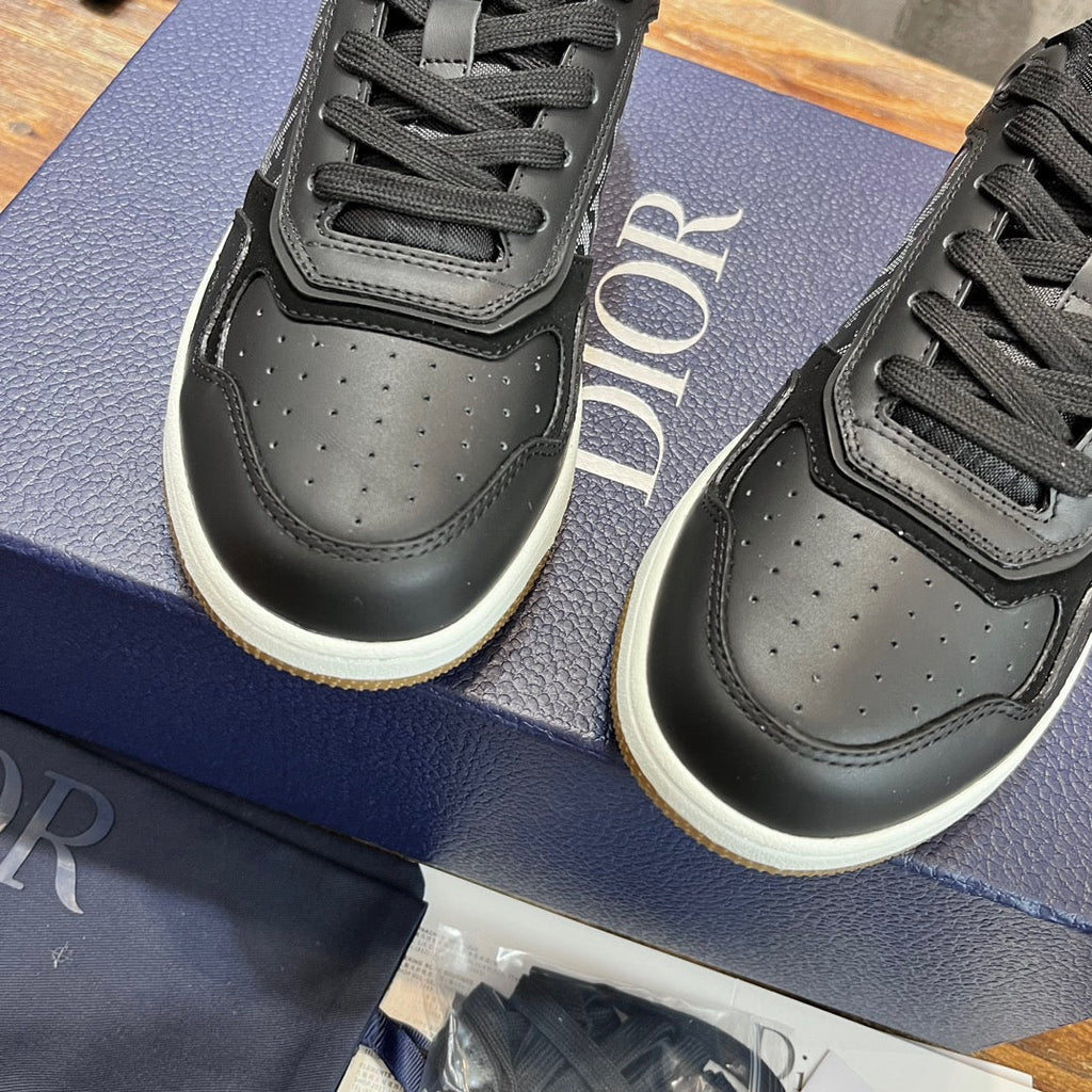 DIO Sneakers