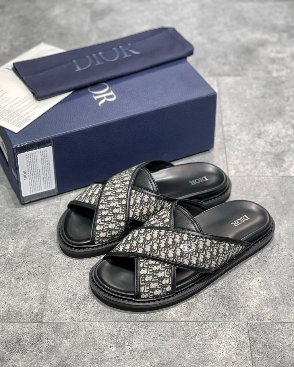 DIO Sandal